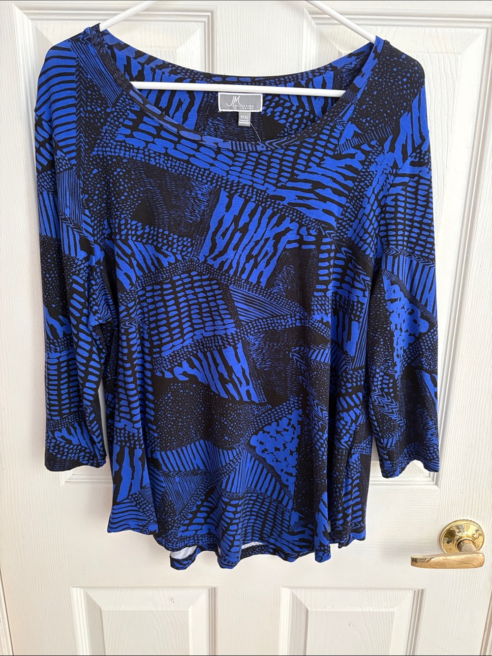 JM Collection NWT Black and Blue Sahara Abstract Print Scoop Neck Top size PXL